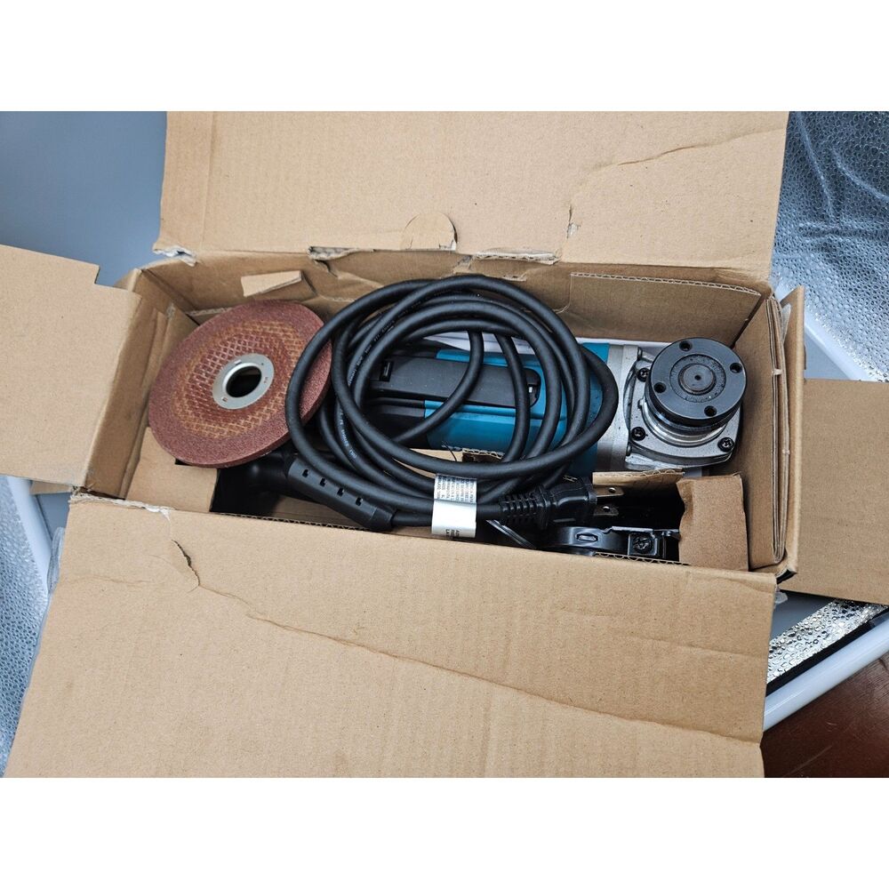 MAKITA DISC GRINDER 9557PB [GNH023467]